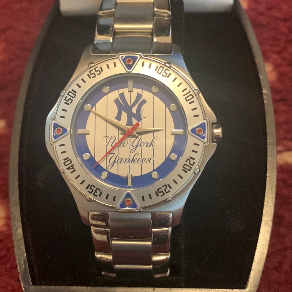 NY YANKEES stainless steel Danbury Mint watch